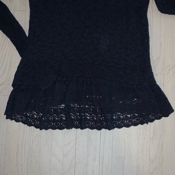 NAVY HOLLISTER SWEATER - Picture 2 of 7